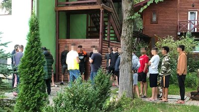 "Футбольні вболівальники з Бразилії". На Львівщині затримали 24 нелегалів