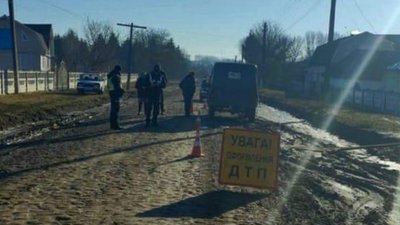 На Вінниччині автівка збила 53-річну жінку. Вона померла у лікарні
