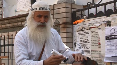 Готують торти, стрижуться і моляться: на Черкащині хасиди святкують день народження цадика Готують торти, стрижуться і моляться: на Черкащині хасиди святкують день народження цадика