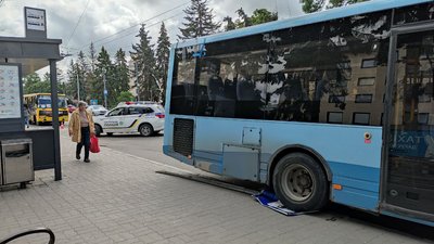 У центрі Луцька сталася аварія за участі двох маршруток У центрі Луцька сталася аварія за участі двох маршруток