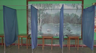 Кабінка для голосування в Полтавському ПТУ № 4 Кабінка для голосування в Полтавському ПТУ № 4
