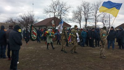 На Полтавщині прощаються з військовим Ігорем Савкою, який загинув під час війни з Росією На Полтавщині прощаються з військовим Ігорем Савкою, який загинув під час війни з Росією