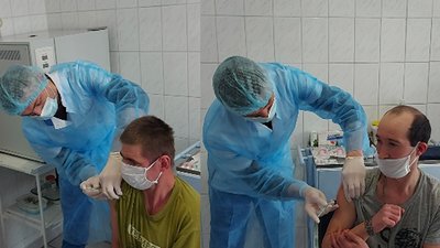 В інтернаті на Одещині розпочали щеплення від COVID-19 вакциною Pfizer В інтернаті на Одещині розпочали щеплення від COVID-19 вакциною Pfizer