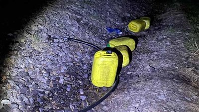 На Тернопільщині працівник залізниці намагався вкрасти 380 літрів пального