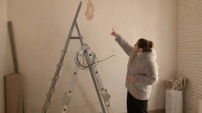 Лучанка 8 місяці не може отримати компенсацію на відновлення житла після обстрілу РФ Лучанка 8 місяці не може отримати компенсацію на відновлення житла після обстрілу РФ