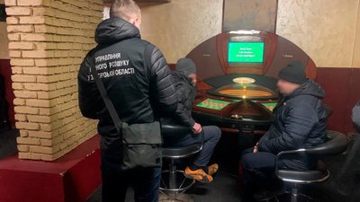 У Запоріжжі поліцейські викрили підпільне казино У Запоріжжі поліцейські викрили підпільне казино