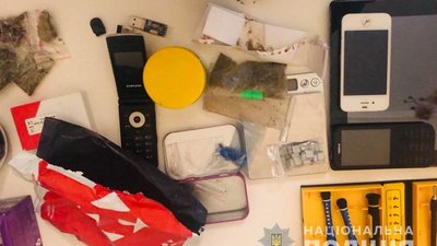 На Прикарпатті затримали групу наркоторговців