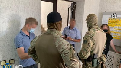 Керівництво "Сумихімпрому" підозрюють в організації схеми привласнення майна підприємства Керівництво "Сумихімпрому" підозрюють в організації схеми привласнення майна підприємства