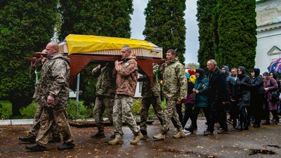 У Ніжині провели в останню путь старшого сержанта Віталія Дворніка