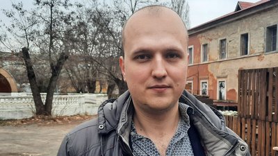 У Миколаєві волонтери роздали гуманітарну допомогу переселенцям У Миколаєві волонтери роздали гуманітарну допомогу переселенцям