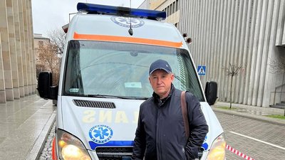 Закарпатська обласна клінічна лікарня отримала санітарний автомобіль від Польщі