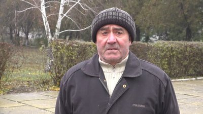 Він має залишитися: на Одещині мешканці села виступають проти знесення пам'ятника Леніну Він має залишитися: на Одещині мешканці села виступають проти знесення пам'ятника Леніну