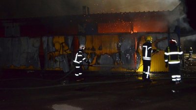 У Чернігові горів торговельний павільйон на Привокзальному ринку