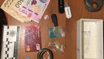 В Одесі заарештували 4 підозрюваних у збуті наркотиків В Одесі заарештували 4 підозрюваних у збуті наркотиків