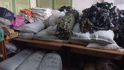 Харків'янин передав тернопільським волонтерам 400 кілограмів сітки Харків'янин передав тернопільським волонтерам 400 кілограмів сітки