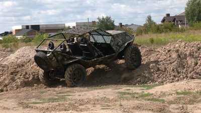 Багі на фронт: у Рівному волонтери створили позашляховики для військових