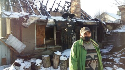 Волинянина, у якого згоріла хата, прихистили сусіди