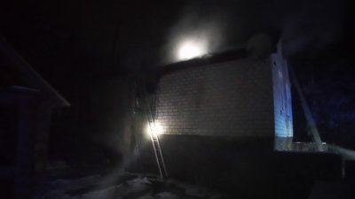 На Житомирщині на пожежі в приватному будинку загинув господар, його товариша врятували На Житомирщині на пожежі в приватному будинку загинув господар, його товариша врятували