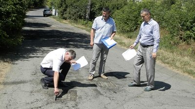 На Черкащині ладнають автошляхи за 33,5 мільйони гривень На Черкащині ладнають автошляхи за 33,5 мільйони гривень