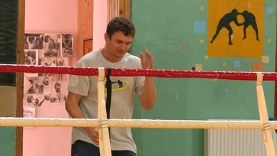 Вивіз вісьмох вихованців з-під обстрілів. Історія тренера-боксера із Запоріжжя Вивіз вісьмох вихованців з-під обстрілів. Історія тренера-боксера із Запоріжжя