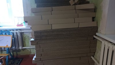 У Полтаві волонтерка Тетяна Мосієнко виготовляє окопні свічки для військових У Полтаві волонтерка Тетяна Мосієнко виготовляє окопні свічки для військових
