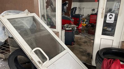 СТО після ракетного удару СТО після ракетного удару