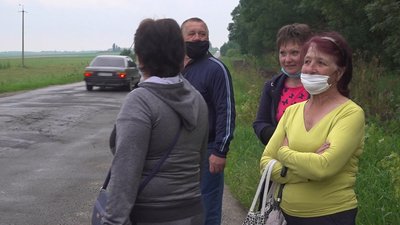Людям, які живуть у селі на Тернопільщині, нічим добратися на роботу