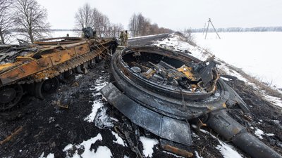 На Сумщині українські військові знищили колону російської техніки та забрали трофеї