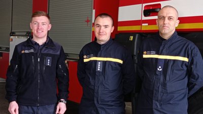 Під обстрілами: рятувальники з Полтавщини ліквідовували наслідки російських обстрілів у Харкові Під обстрілами: рятувальники з Полтавщини ліквідовували наслідки російських обстрілів у Харкові