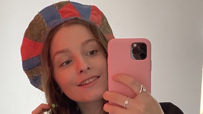 Один з беретів дизайнерки Анастасії Греси Один з беретів дизайнерки Анастасії Греси