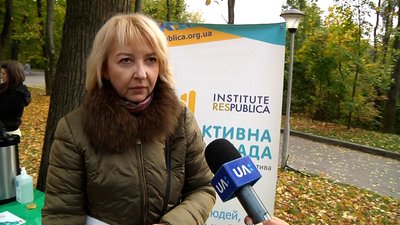У Житомирі на знак подяки військовим висадили 12 червоних дубів