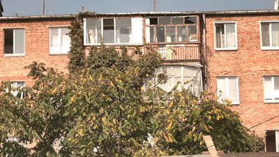 Черкасцям замінять вікна, пошкоджені вибуховою хвилею Черкасцям замінять вікна, пошкоджені вибуховою хвилею