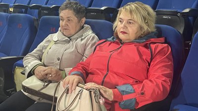Наталя з подругою на концерті, 28 жовтня 2023 року Наталя з подругою на концерті, 28 жовтня 2023 року