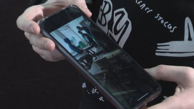 Кричав і вдарив по голові. На Вінниччині директор школи принижував учня на уроці Кричав і вдарив по голові. На Вінниччині директор школи принижував учня на уроці
