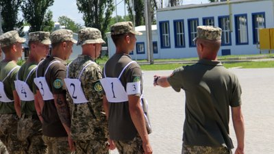 Одеські морпіхи візьмуть участь у параді до Дня незалежності. Як триває підготовка Одеські морпіхи візьмуть участь у параді до Дня незалежності. Як триває підготовка