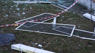 Вибух у Черінгові: пошкоджені багатоквартирний будинок та адмінбудівля