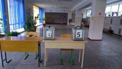 На Херсонщині на дільницях не вистачає кабінок для голосування та скриньок, - ОПОРА