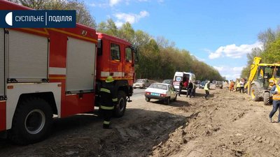 На Хмельниччині через зсув ґрунту загинув чоловік