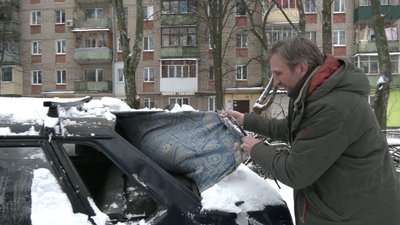 Водії, чиї автівки пошкодив клен у Харкові, збираються судитися з комунальниками Водії, чиї автівки пошкодив клен у Харкові, збираються судитися з комунальниками