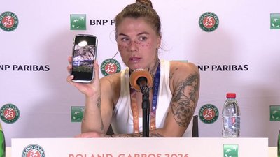 Олександра Олійникова показує зруйновані корти