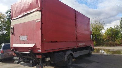 "Бджоли працюють і ми маємо". Бджоляр із Сєвєродонецька евакуював близько сотні людей із зони бойових дій "Бджоли працюють і ми маємо". Бджоляр із Сєвєродонецька евакуював близько сотні людей із зони бойових дій