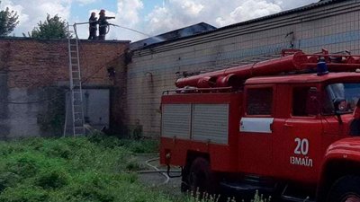 На Одещині сталася пожежа на території м'ясокомбінату: вогонь охопив 300 кв. м На Одещині сталася пожежа на території м'ясокомбінату: вогонь охопив 300 кв. м