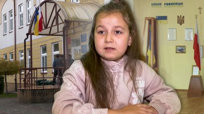 Учениця ліцею №3 в Мостиськах