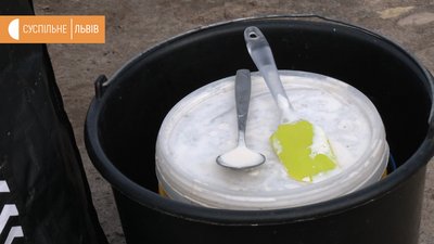 У Кам'янці-Бузькій закрили ринок: люди перекривали дорогу У Кам'янці-Бузькій закрили ринок: люди перекривали дорогу
