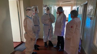 Переповнена лікарня та хворі діти: у Валках просять посилити контроль карантину