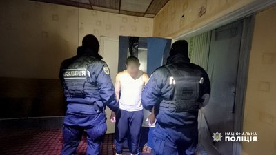 Поліцейські затримали підозрюваного у збуті наркотиків у Чернігові