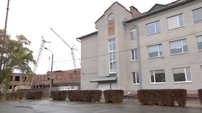 "Всі акти, зависли в міністерствах і гроші не надійшли підряднику": чому затримується будівництво 13 школи у Луцьку "Всі акти, зависли в міністерствах і гроші не надійшли підряднику": чому затримується будівництво 13 школи у Луцьку