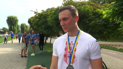 "Заради наших воїнів я готова бігти". У Франківську 210 людей взяли участь у благодійному забігу "Вишиванка IF RUN" "Заради наших воїнів я готова бігти". У Франківську 210 людей взяли участь у благодійному забігу "Вишиванка IF RUN"