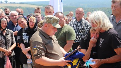 На Тернопільщині провели в останню путь бійця Миколу Дитка
