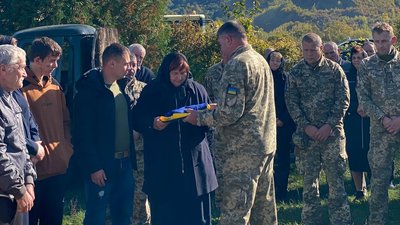 На Закарпатті попрощалися з полеглим на війні Ярославом Гринюком На Закарпатті попрощалися з полеглим на війні Ярославом Гринюком